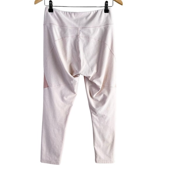 Outdoor Voices 3/4 Warmup Leggings in two-tone pink, Size Medium - Picture 10 of 11